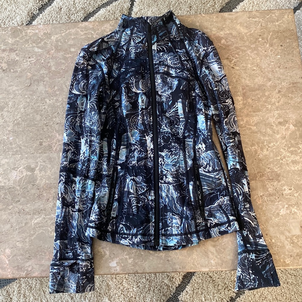 Lululemon scuba hoodie size 4